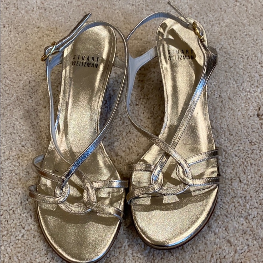 Stuart Weitzman gold kitten heels